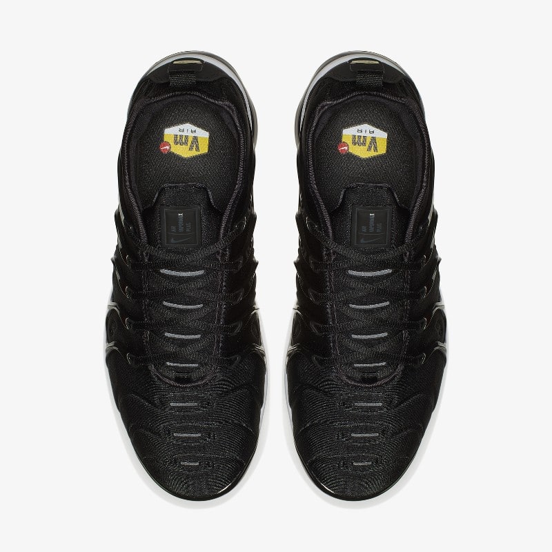 Black vapormax plus online